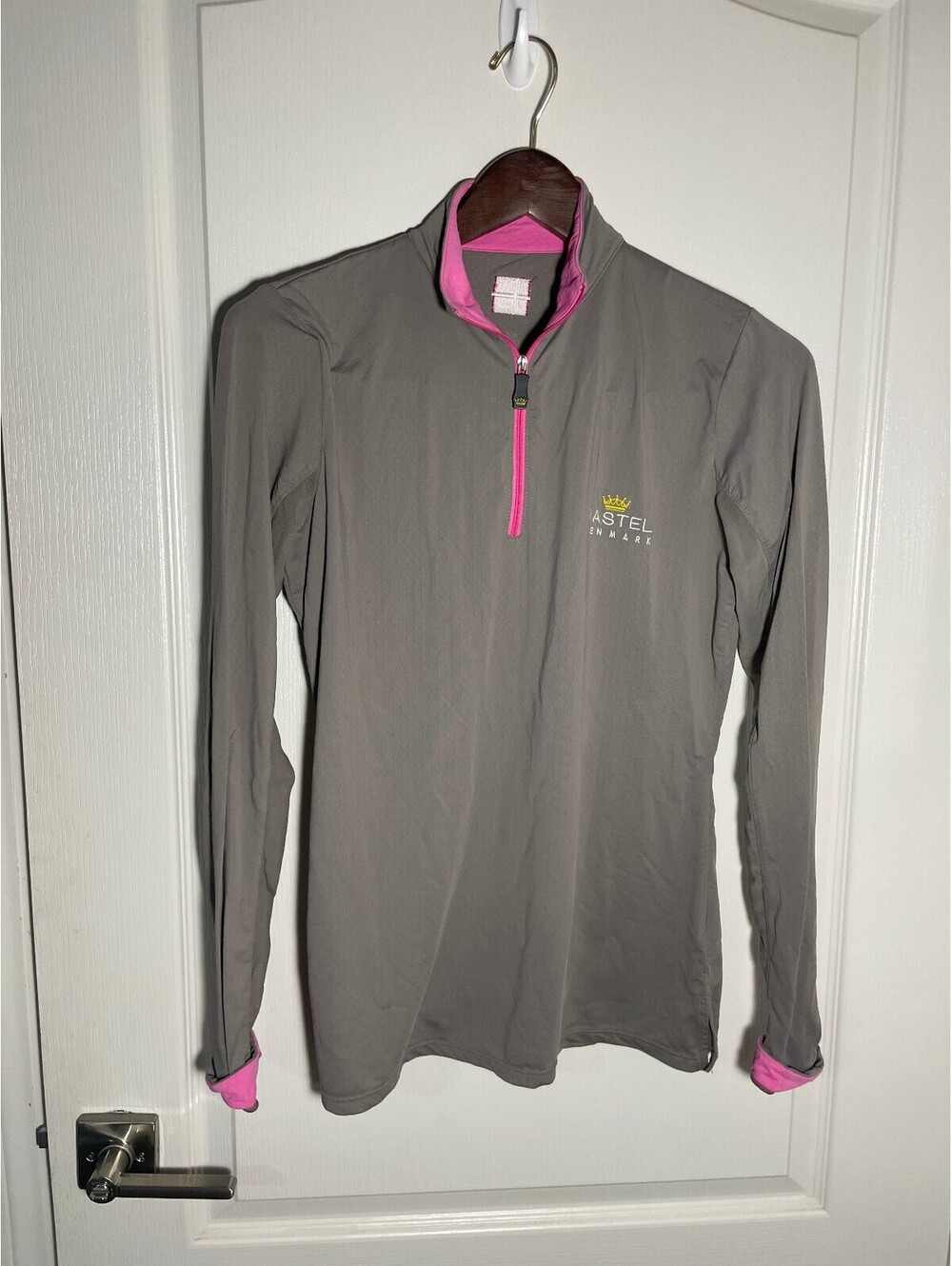 Women's Medium Kastel Quarter zip pullover logo pink contrast mesh underarms